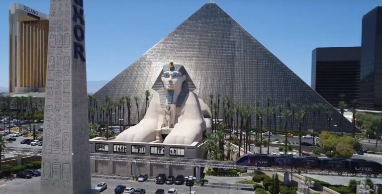 the main entrance of the Luxor Hotel in Las Vegas